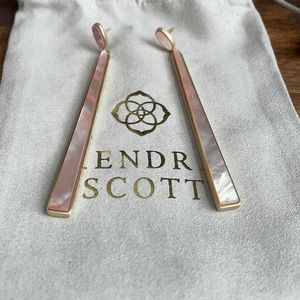 Pink mother of pearl Kendra Scott